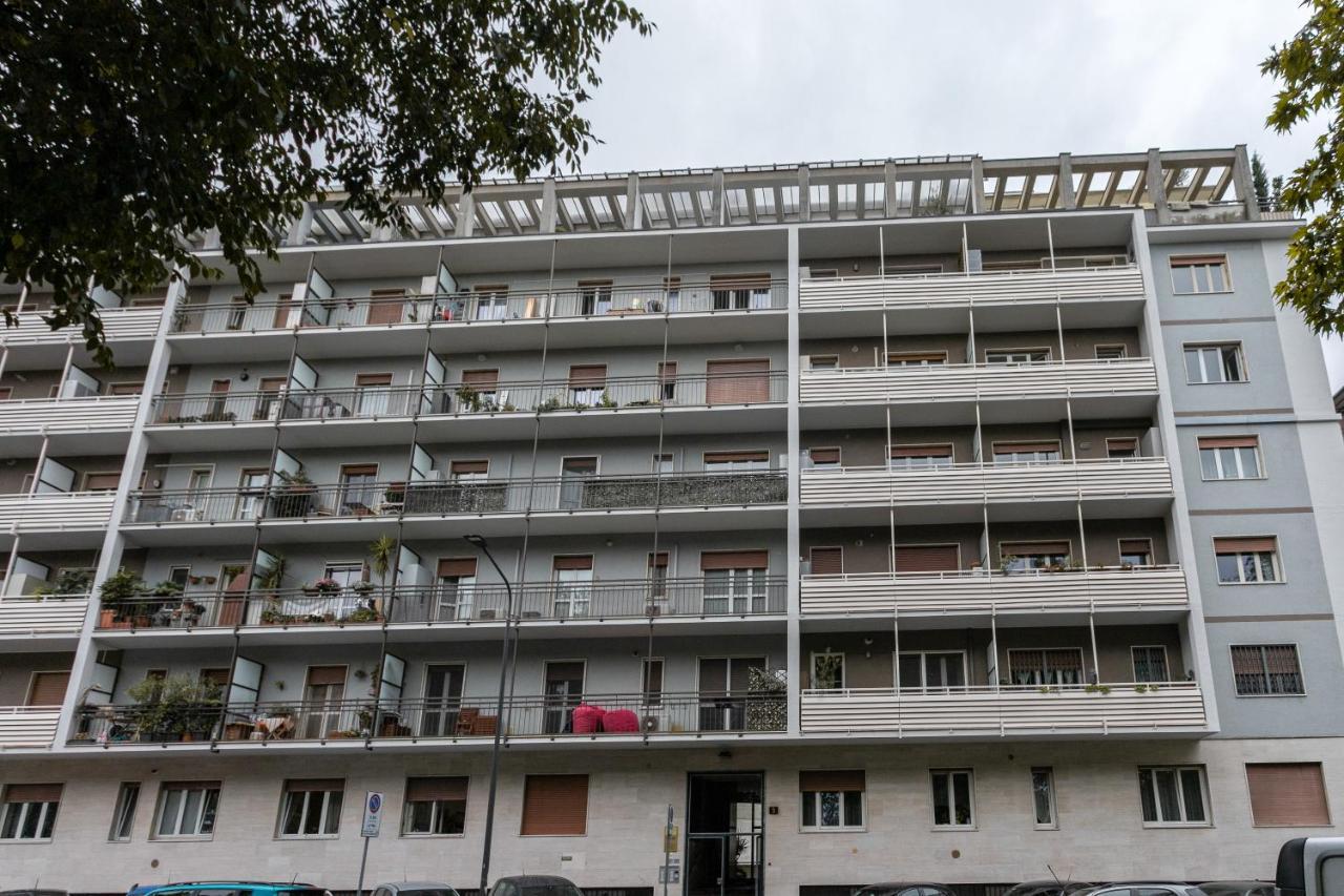 Luna Homes - Studio In Corso Sempione Milano Exterior foto